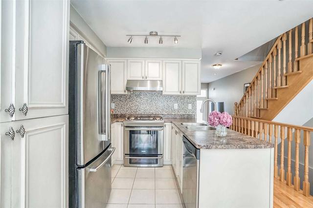 957 The Queensway, House attached with 4 bedrooms, 3 bathrooms and 2 parking in Toronto ON | Image 6