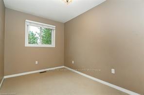 8 - 589 Beechwood Dr, Townhouse with 3 bedrooms, 2 bathrooms and 2 parking in Waterloo ON | Image 13