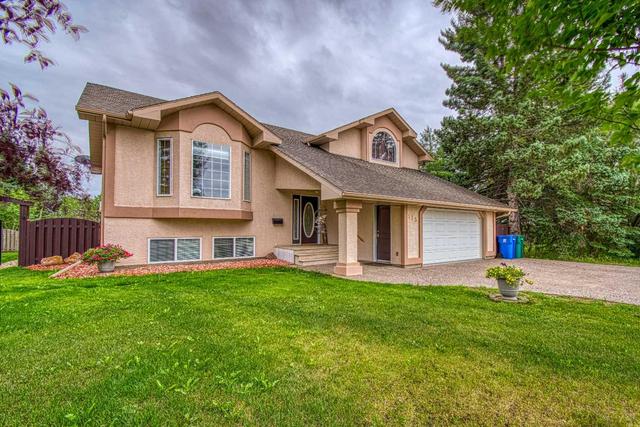115 11a Street, House detached with 4 bedrooms, 2 bathrooms and 4 parking in Beaverlodge AB | Image 2