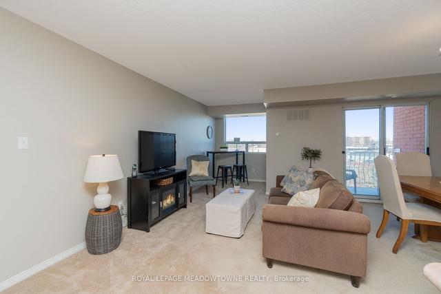 506 - 32 Tannery St, Condo with 2 bedrooms, 2 bathrooms and 2 parking in Mississauga ON | Image 4