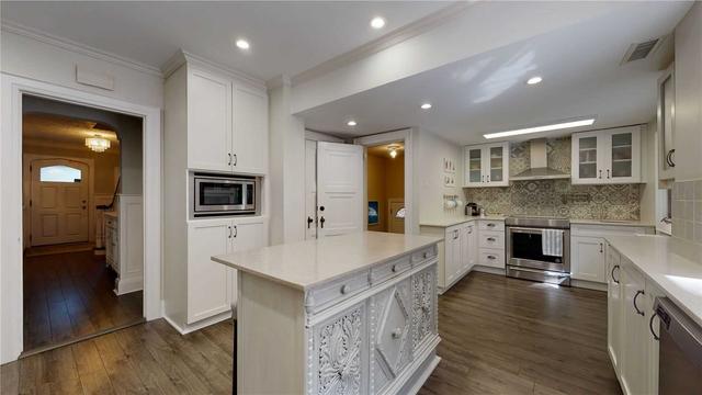 769 Spadina Rd, House detached with 4 bedrooms, 3 bathrooms and 5 parking in Toronto ON | Image 8
