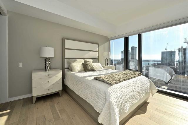 2105 - 60 Colborne St, Condo with 3 bedrooms, 3 bathrooms and 1 parking in Toronto ON | Image 4