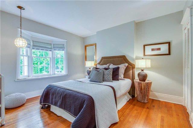 72 Farnham Ave, House detached with 4 bedrooms, 2 bathrooms and 1 parking in Toronto ON | Image 14