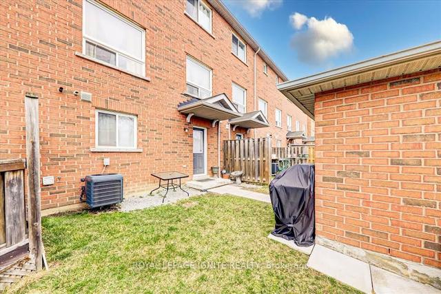 52 Huxtable Lane, House attached with 3 bedrooms, 3 bathrooms and 2 parking in Toronto ON | Image 20