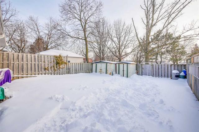 84 Roywood Dr, House semidetached with 3 bedrooms, 2 bathrooms and 5 parking in Toronto ON | Image 35