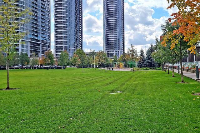 402 - 255 Village Green Sq, Condo with 2 bedrooms, 1 bathrooms and 1 parking in Toronto ON | Image 14