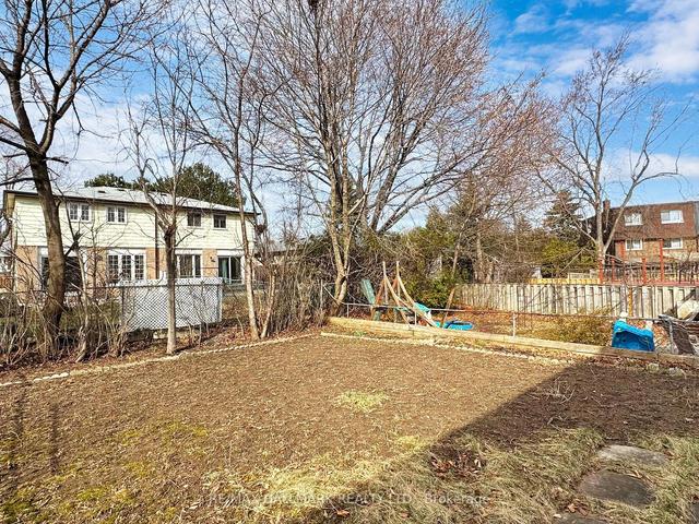 129 Sexton Cres, House semidetached with 3 bedrooms, 2 bathrooms and 3 parking in Toronto ON | Image 28