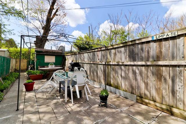 63 Shirley St, House attached with 3 bedrooms, 2 bathrooms and 0 parking in Toronto ON | Image 33