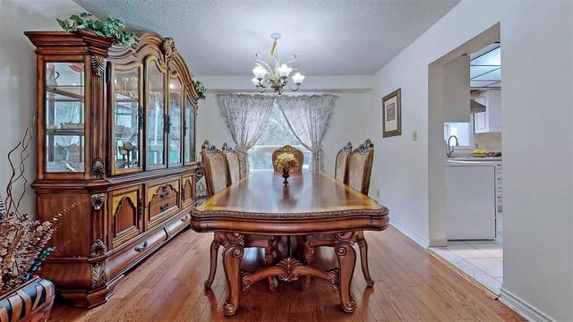16 Sir Percival Crt, House detached with 4 bedrooms, 4 bathrooms and 6 parking in Markham ON | Image 6