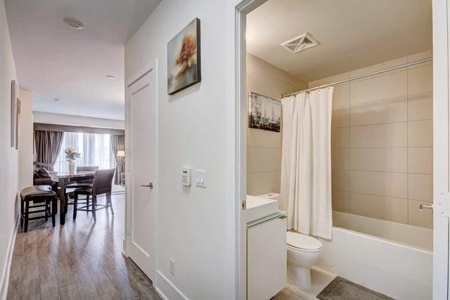 2510 - 300 Front St W, Condo with 2 bedrooms, 2 bathrooms and 1 parking in Toronto ON | Image 3