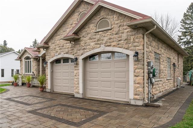 131 Dawn Avenue, House detached with 4 bedrooms, 3 bathrooms and 10 parking in Guelph ON | Image 3