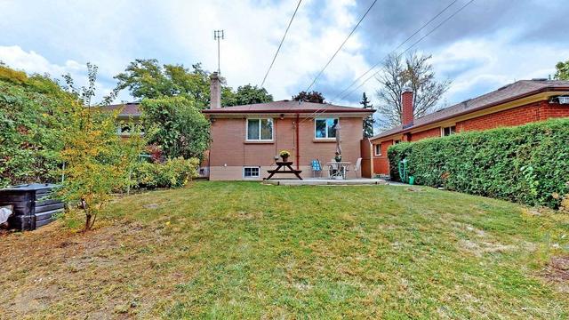 20 Hinton Rd, House detached with 3 bedrooms, 2 bathrooms and 3 parking in Toronto ON | Image 27