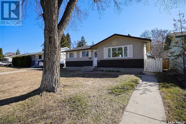 929 East Centre, House detached with 4 bedrooms, 2 bathrooms and null parking in Saskatoon SK | Image 3