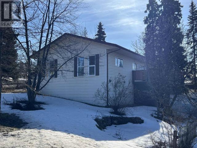 262 5th Avenue, House detached with 3 bedrooms, 2 bathrooms and null parking in Burns Lake BC | Image 2