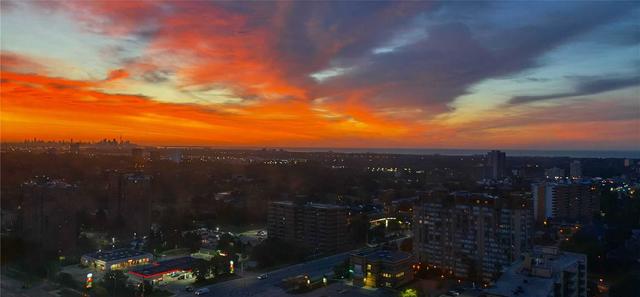 2611 - 3525 Kariya Dr, Condo with 2 bedrooms, 1 bathrooms and 1 parking in Mississauga ON | Image 8