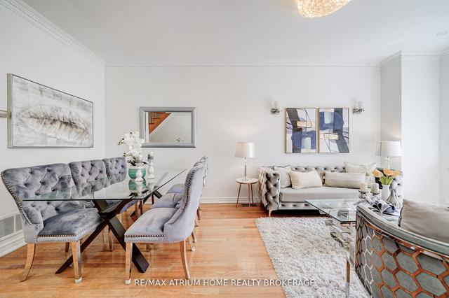 32c Oxford St, House attached with 3 bedrooms, 4 bathrooms and 2 parking in Toronto ON | Image 37