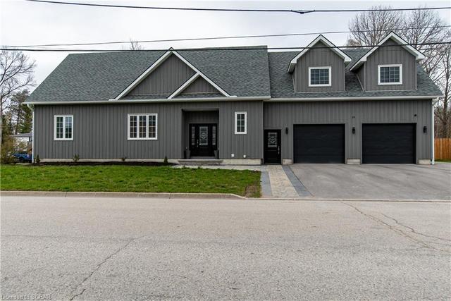 19 Westbury Road S, House detached with 4 bedrooms, 2 bathrooms and 6 parking in Wasaga Beach ON | Image 1
