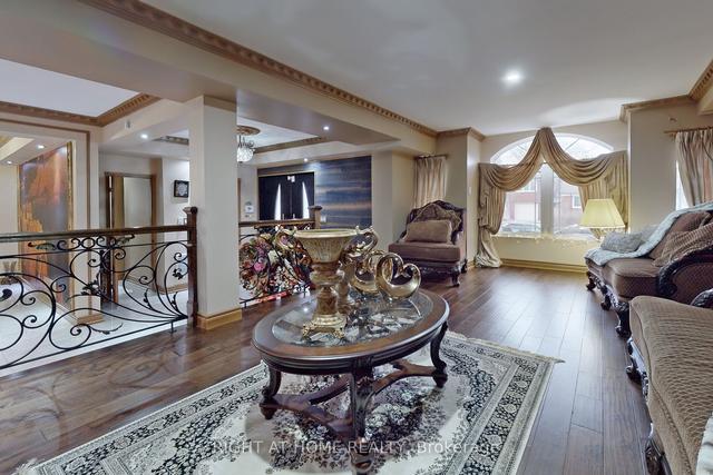 60 Rosemount Dr, House detached with 5 bedrooms, 7 bathrooms and 4 parking in Toronto ON | Image 15