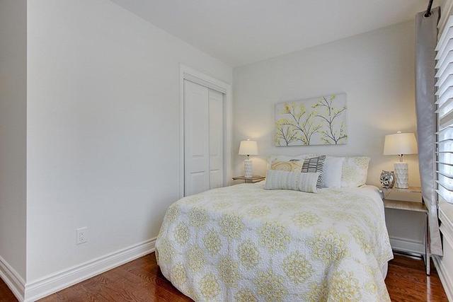 74 Hargrave Lane, Townhouse with 3 bedrooms, 3 bathrooms and 1 parking in Toronto ON | Image 13