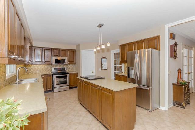 14 Levine Crt, House detached with 5 bedrooms, 3 bathrooms and 6 parking in Brampton ON | Image 11