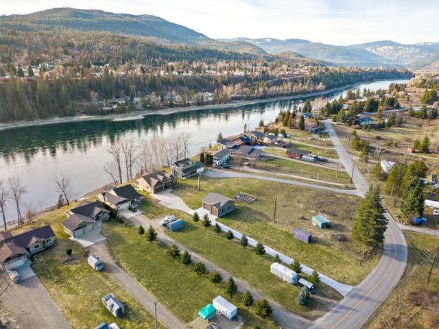 755 Waterloo Road, House detached with 4 bedrooms, 3 bathrooms and null parking in Central Kootenay J BC | Image 49