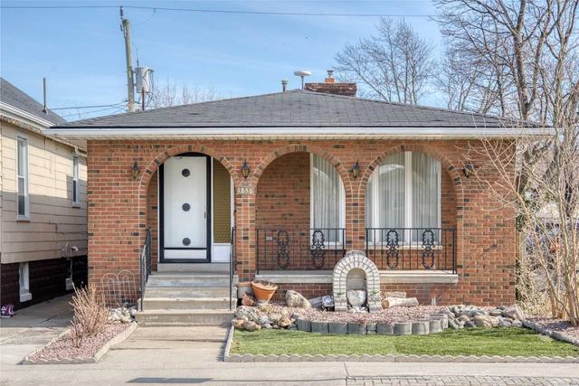 1850 Drouillard Rd, House detached with 3 bedrooms, 2 bathrooms and 1 parking in Windsor ON | Image 1