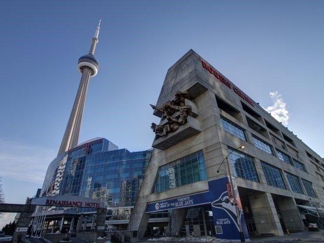 2401 - 65 Bremner Blvd, Condo with 2 bedrooms, 2 bathrooms and 1 parking in Toronto ON | Image 7