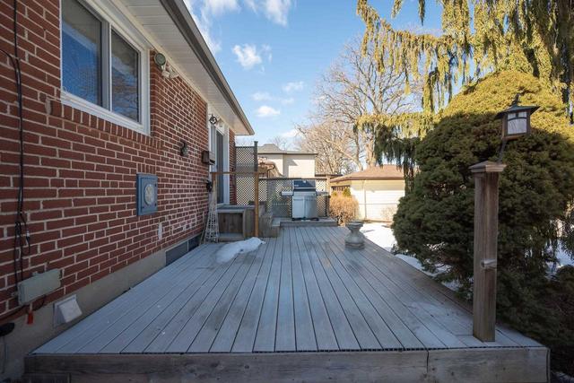 525 Swann Dr, House detached with 3 bedrooms, 2 bathrooms and 3 parking in Oakville ON | Image 26