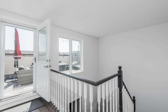 814 - 12 Laidlaw St, Townhouse with 2 bedrooms, 2 bathrooms and 1 parking in Toronto ON | Image 7