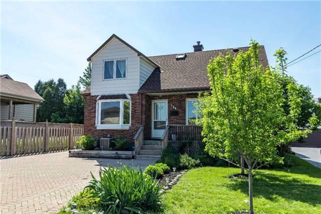 364 Caledon Ave, House detached with 4 bedrooms, 3 bathrooms and 8 parking in Hamilton ON | Image 1