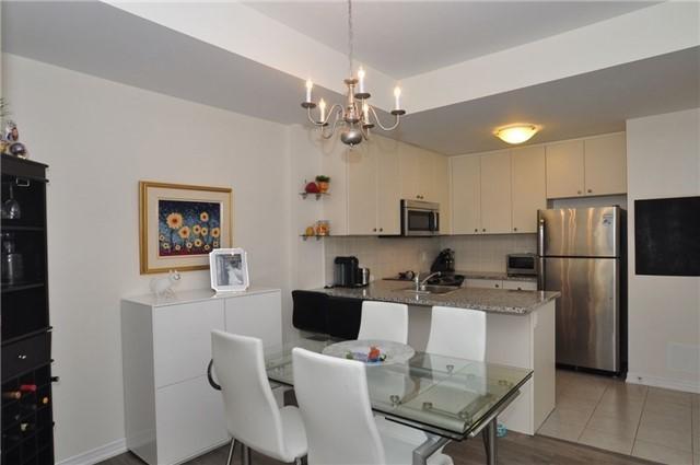 Th 10 - 21 Coneflower Cres, Townhouse with 3 bedrooms, 3 bathrooms and 1 parking in Toronto ON | Image 12