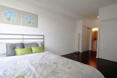 lph05 - 7 Lorraine Dr, Condo with 3 bedrooms, 2 bathrooms and 1 parking in Toronto ON | Image 7