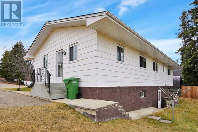 18 50 Avenue, House detached with 3 bedrooms, 1 bathrooms and 2 parking in Ponoka County AB | Image 40