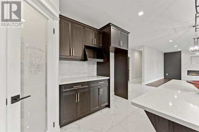 2428 Roxborough, House detached with 5 bedrooms, 4 bathrooms and null parking in Windsor ON | Image 12