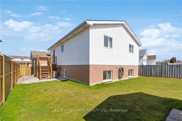 7516 Monastery Dr, House detached with 3 bedrooms, 2 bathrooms and 4 parking in Niagara Falls ON | Image 8