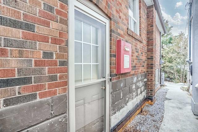 37 Beresford Ave, House detached with 2 bedrooms, 1 bathrooms and 1 parking in Toronto ON | Image 10