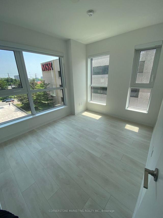 420 - 8 Tippett Rd, Condo with 2 bedrooms, 1 bathrooms and 1 parking in Toronto ON | Image 4
