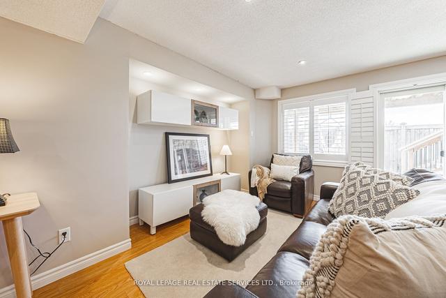 1015 Donnelly St, House semidetached with 4 bedrooms, 4 bathrooms and 4 parking in Milton ON | Image 26