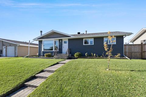 9819 Auburn Road Se, House detached with 3 bedrooms, 1 bathrooms and 2 parking in Calgary AB | Card Image