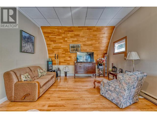 4372 Macdonald Road, House detached with 3 bedrooms, 2 bathrooms and null parking in Spallumcheen BC | Image 31