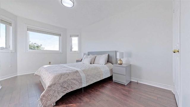 1043 Bradbury Chse, House detached with 4 bedrooms, 4 bathrooms and 8 parking in Mississauga ON | Image 17