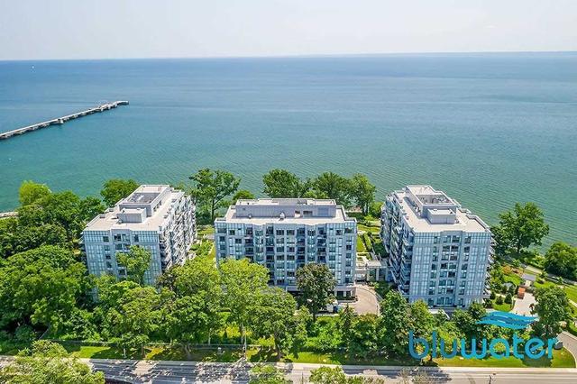 705 - 3500 Lakeshore Rd W, Condo with 2 bedrooms, 2 bathrooms and 2 parking in Oakville ON | Image 1