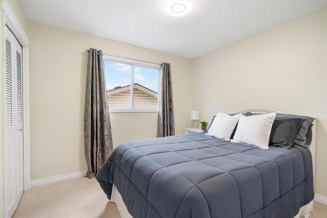 27 Woodford Crescent Sw, House detached with 5 bedrooms, 4 bathrooms and 2 parking in Calgary AB | Image 35