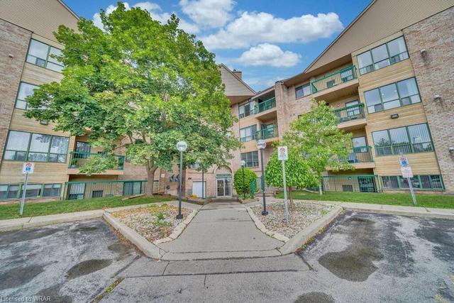 416 - 15 Hofstetter Avenue, House attached with 3 bedrooms, 2 bathrooms and 1 parking in Kitchener ON | Image 23