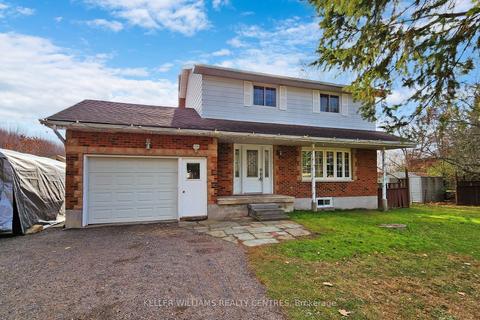 671 Deerfield Cres, House detached with 4 bedrooms, 2 bathrooms and 5 parking in Selwyn ON | Card Image