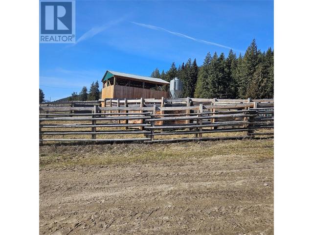 7955 China Valley Road, House detached with 2 bedrooms, 1 bathrooms and 1 parking in Thompson Nicola L (Grasslands) BC | Image 12