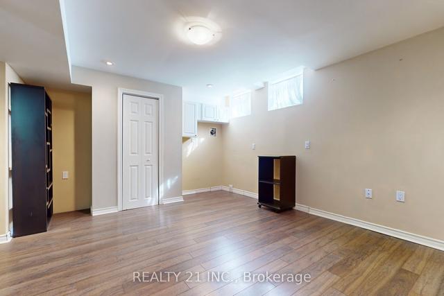 29 Wilkes Cres, House semidetached with 3 bedrooms, 4 bathrooms and 2 parking in Toronto ON | Image 24