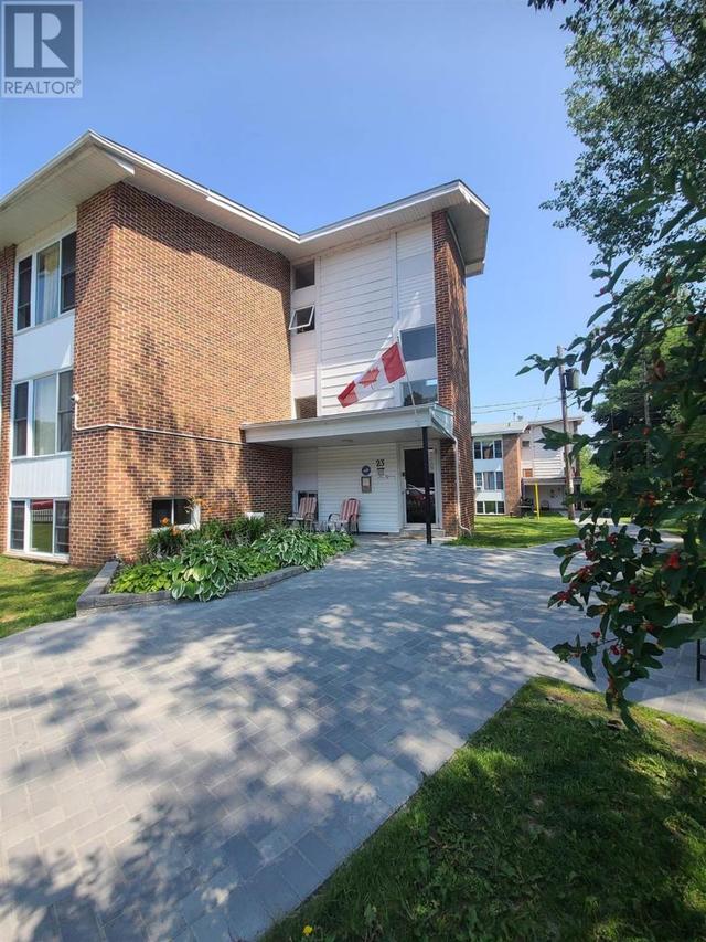 23 Mississauga Ave # 1, Condo with 1 bedrooms, 1 bathrooms and null parking in Elliot Lake ON | Image 2