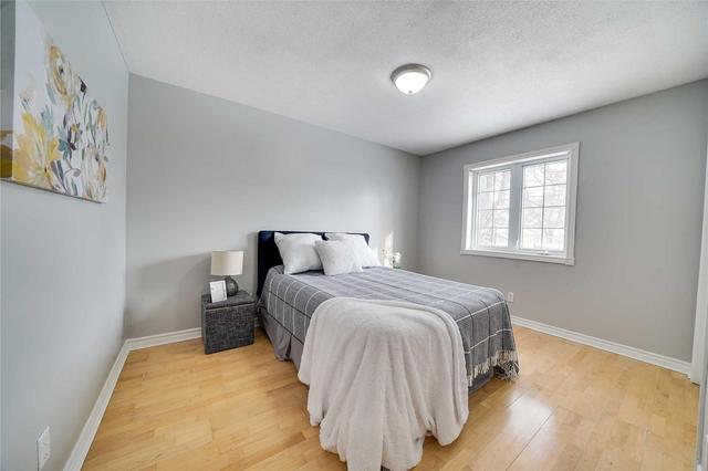 Upper - 197 Memorial Dr, House detached with 3 bedrooms, 2 bathrooms and 2 parking in Brantford ON | Image 19