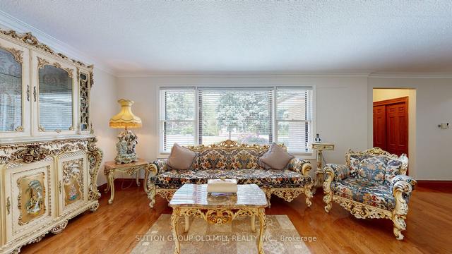 9 Westmount Park Rd, House detached with 3 bedrooms, 2 bathrooms and 8 parking in Toronto ON | Image 6